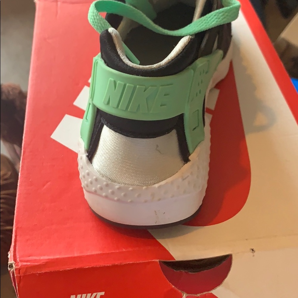 Black and green Nike huarache run (gs) - Picture 5 of 6